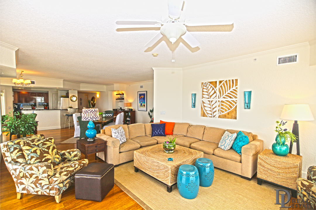 Island Crowne 1104 - Daytona Beach - FL Oceanfront Condo - Spacious Beachfront Living Room